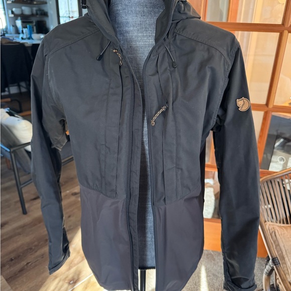 Fjallraven Women's Charcoal Utility Jacket - Picture 1 of 3
